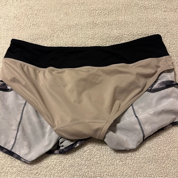 Lululemon Run Times Shorts Mini Obscurred Black Dusty Mauve / Black White Floral - Picture 14 of 15